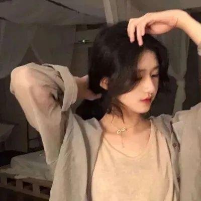 斯嘉丽小姐和公爵第三季封面